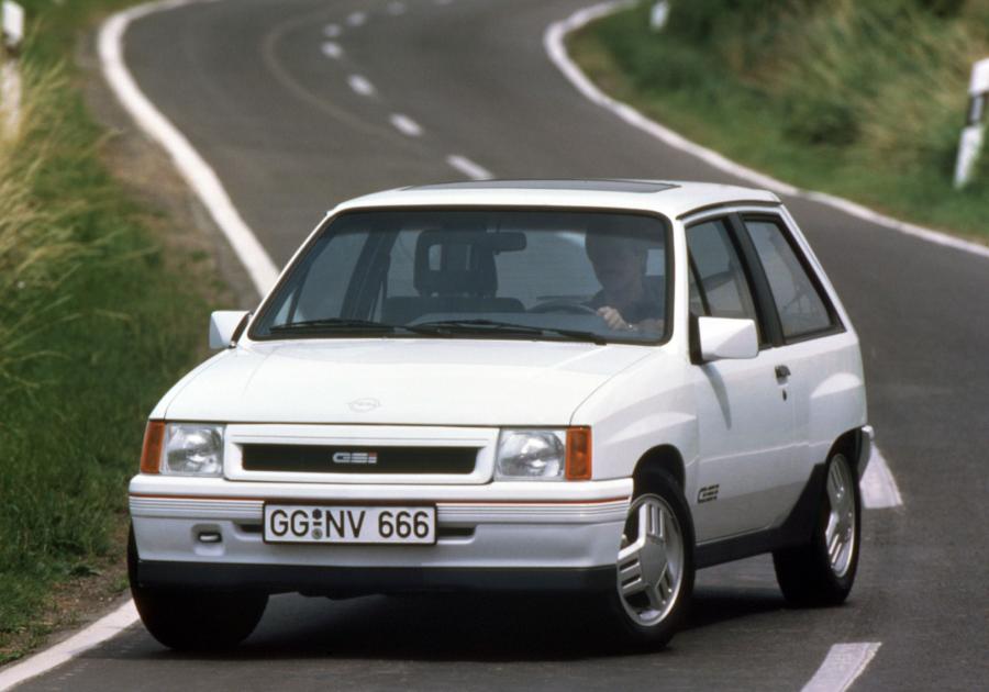  Opel Corsa GSi (A) 1988 года  (фото 5 из 21)